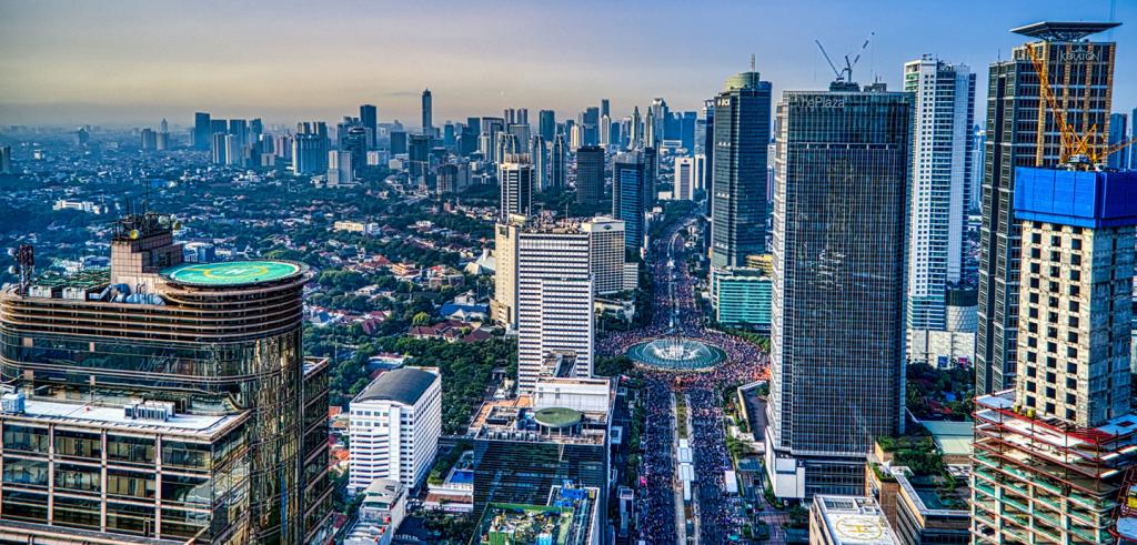 cityscape featuring many high-rise buildings