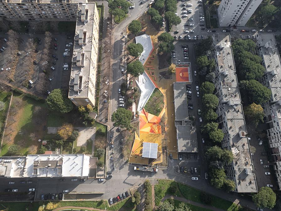 picture of a colored square from above