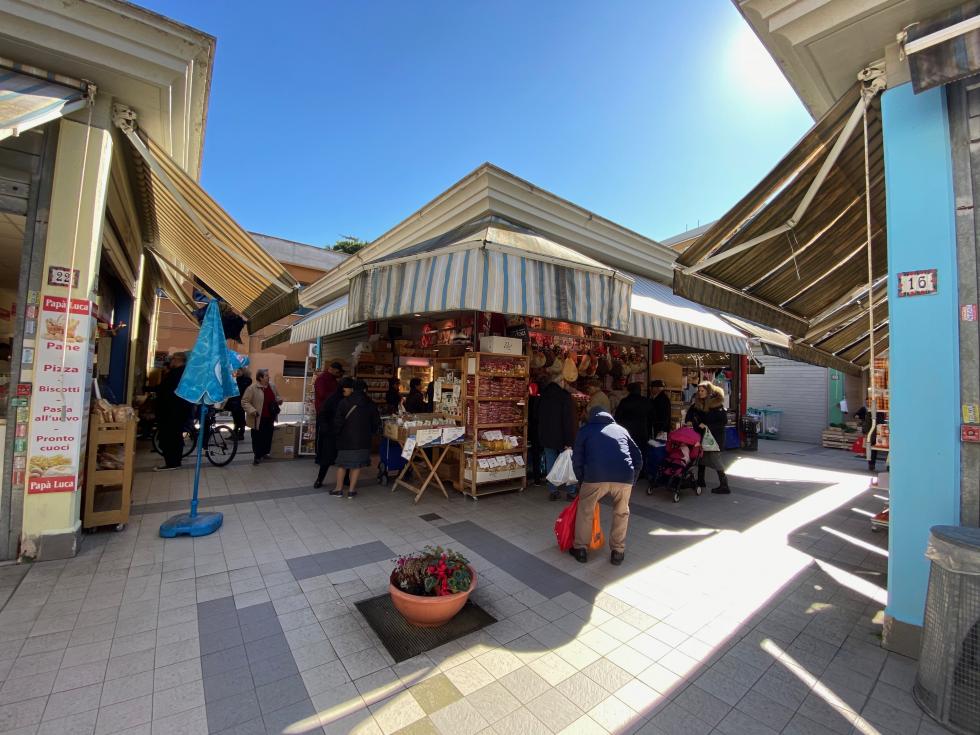 panoramic photo of shop in fish bowl lens