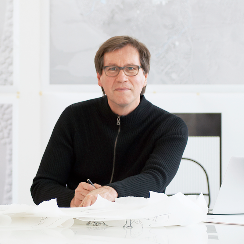 headshot of Thomas Phifer