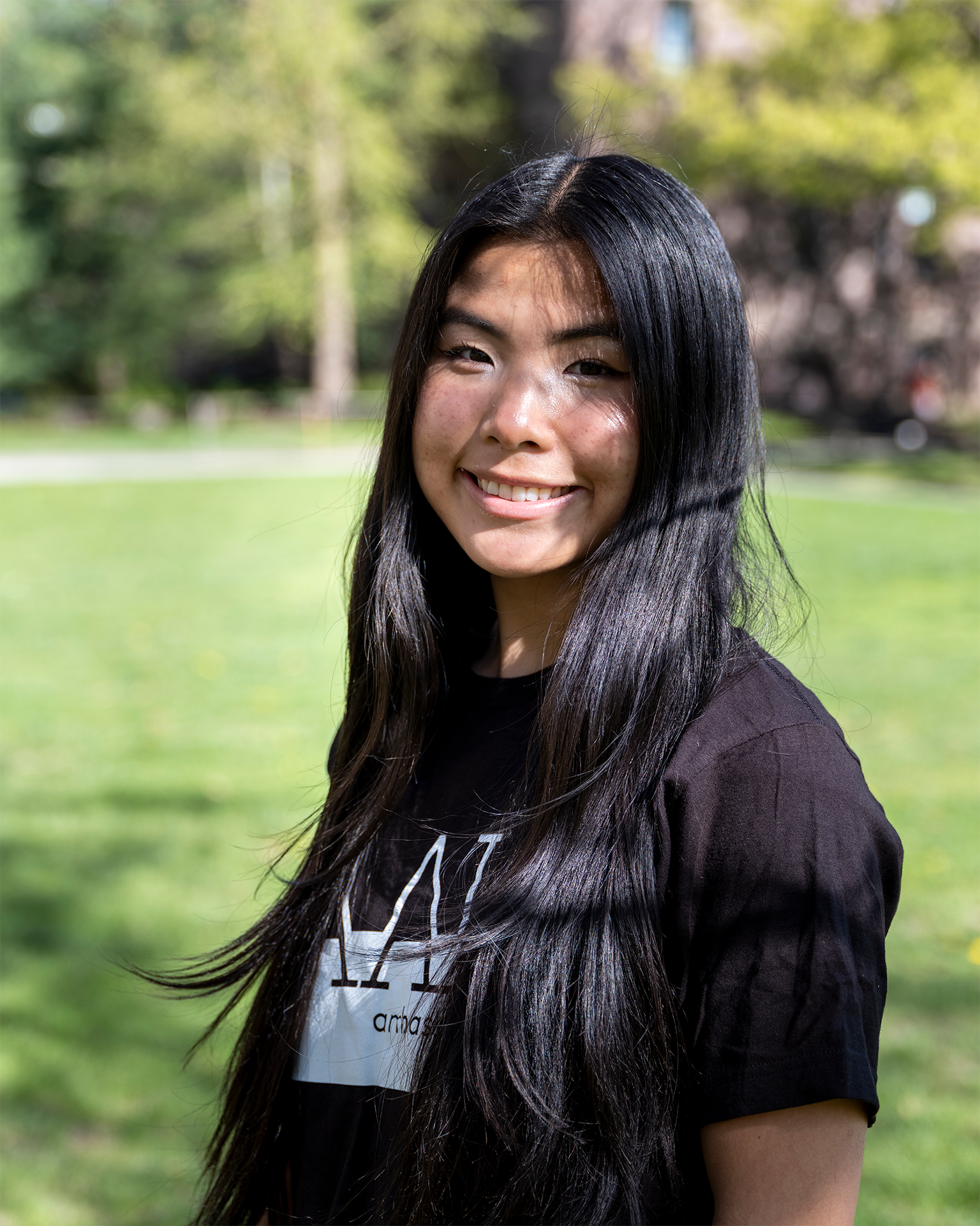 Headshot of Eva Nguyen