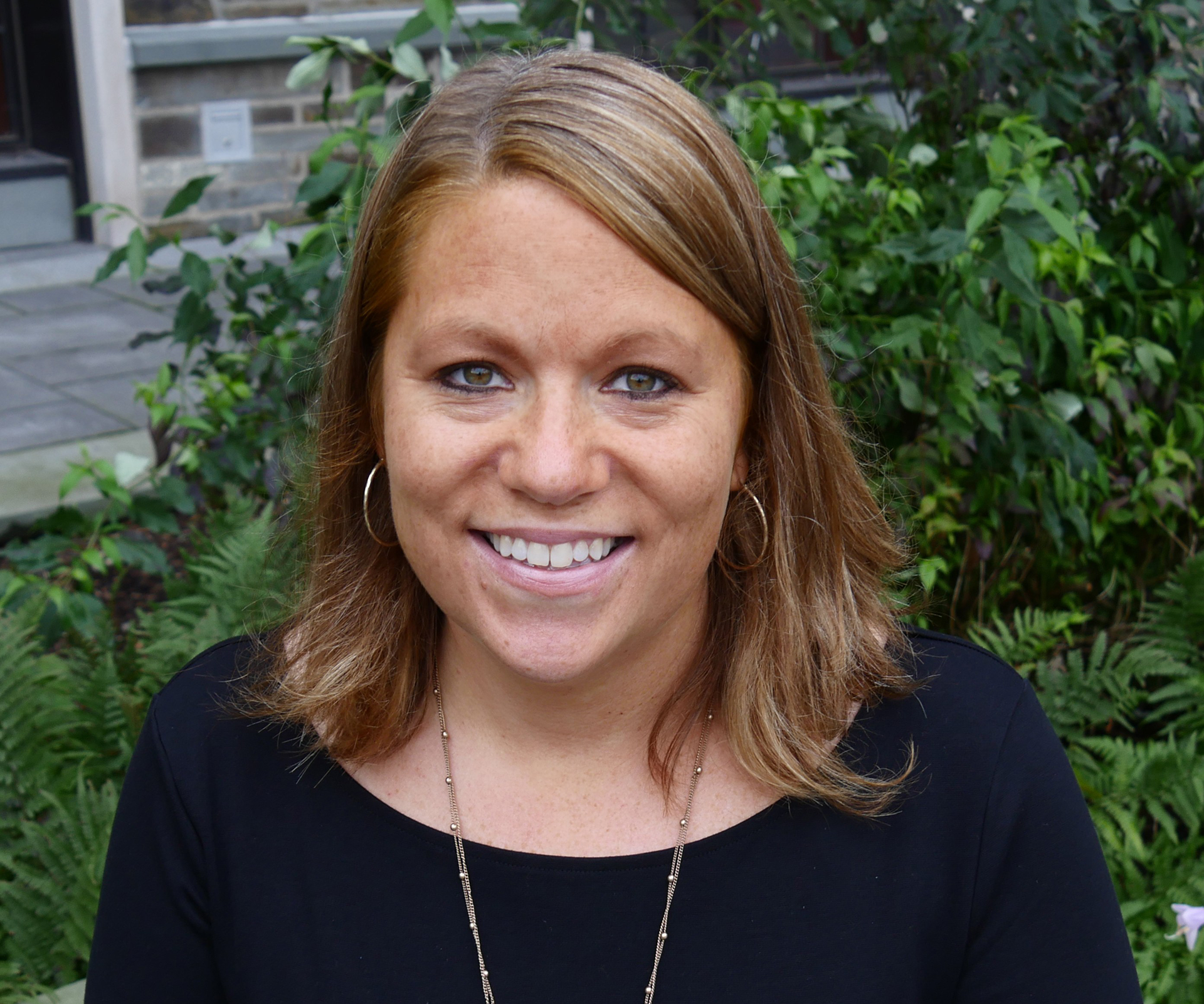 Tania Sharpsteen headshot.