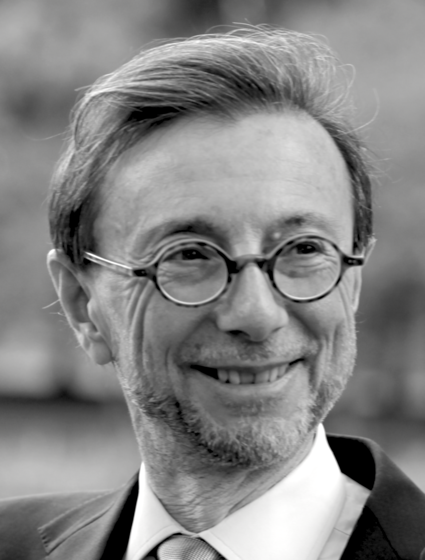 headshot of mario carpo